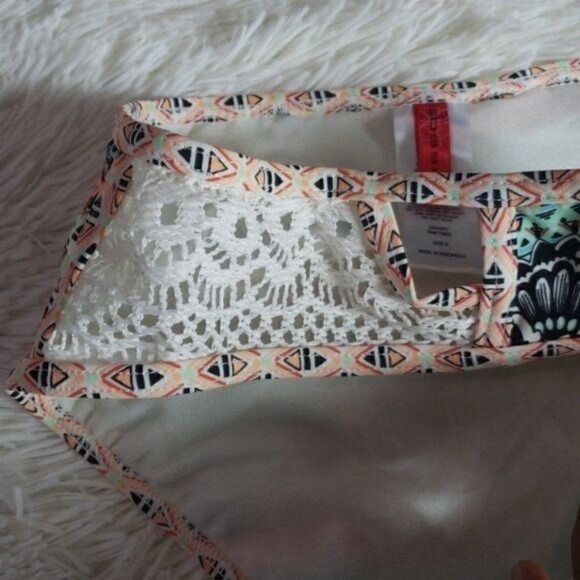 Bikini Bottom - Picture 5 of 8